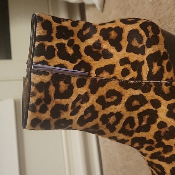 Franco  Sarto Calf Skin wedge booties. 🆕 Size 6 1/2 🔥 - Picture 3 of 7